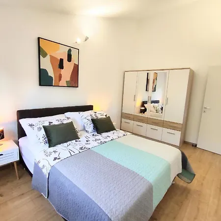 Apartment Fuer 4 Personen Ca 75 Qm In Sijana, Istrien Istrische Riviera *